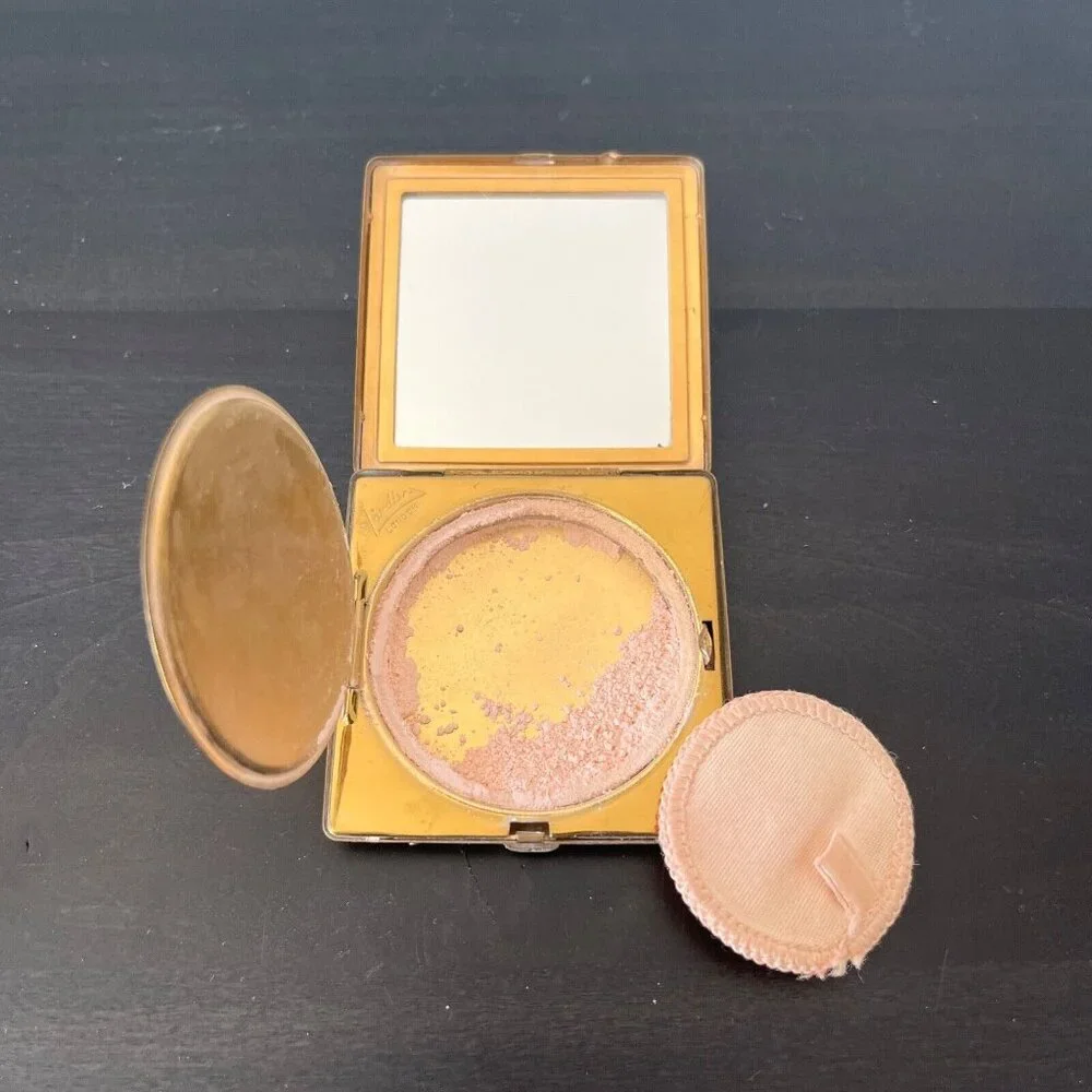 Gold Yardley Powder Compact Family Scene Vintage 1950s